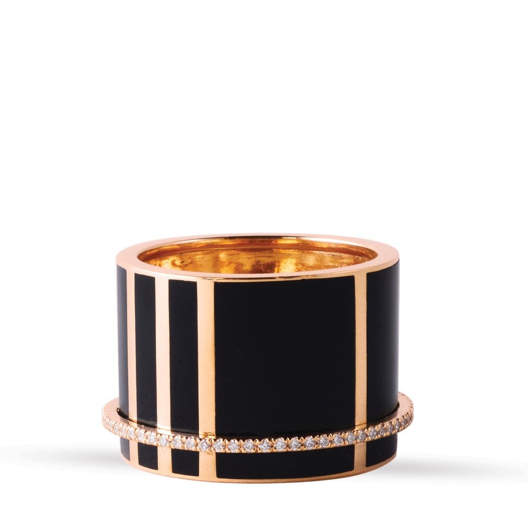 Pink giold ring with white diamonds and black enamel